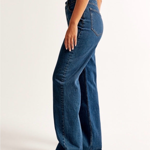 Abercrombie 90’s Relaxed Jean - Picture 3 of 6